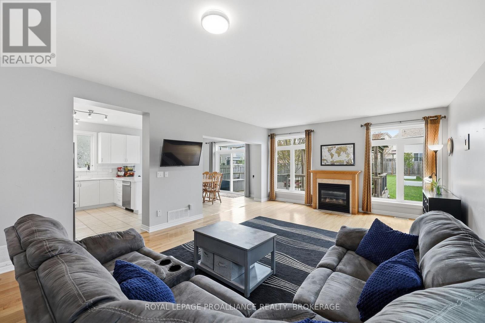 680 FIELDSTONE DRIVE - 7