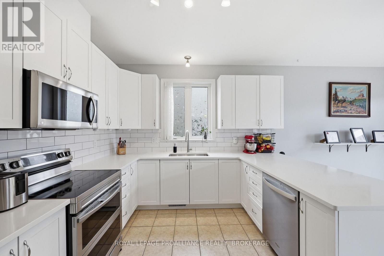 680 FIELDSTONE DRIVE - 9