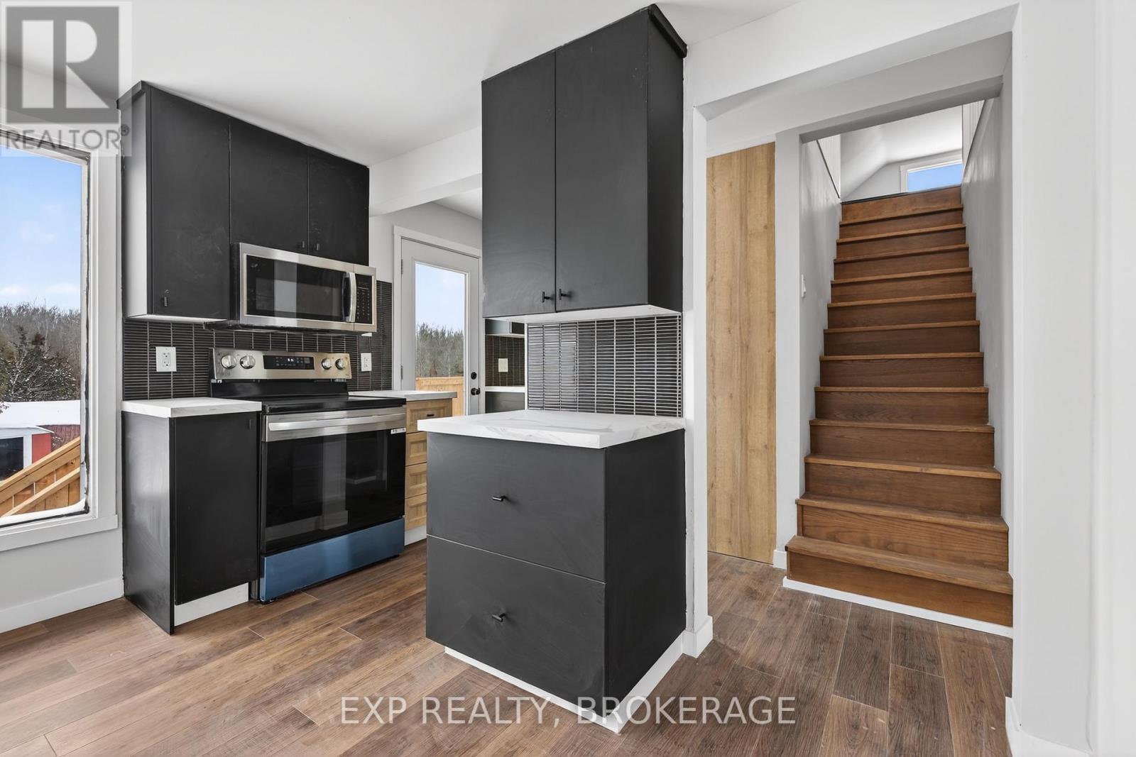 1528 ENRIGHT ROAD - 20