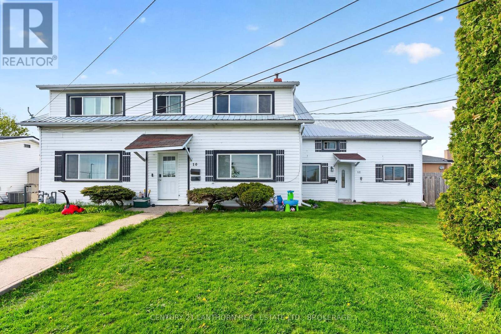 10/12 MANITOU CRESCENT E - 1