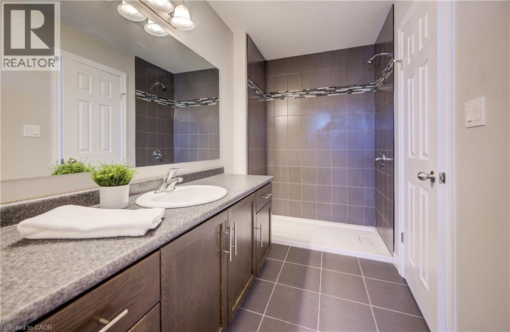 1360 CAEN Avenue - 22