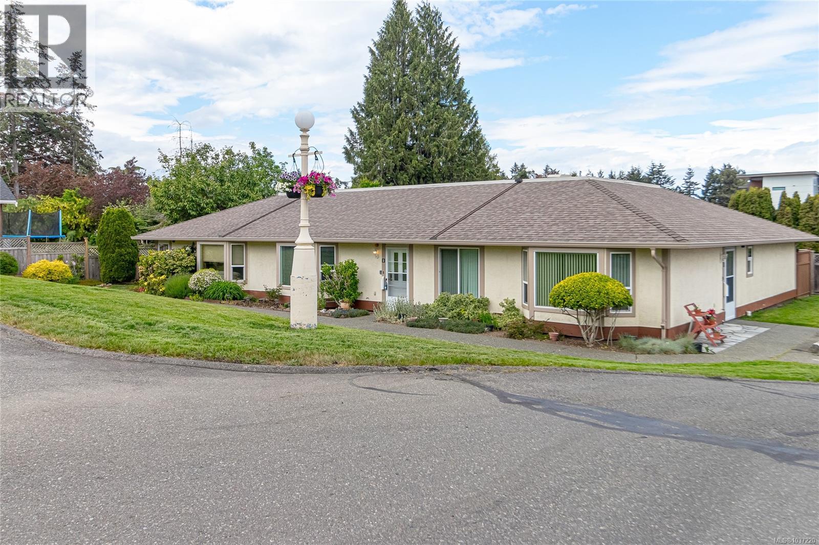 #2 100 Abbey Lane - 1