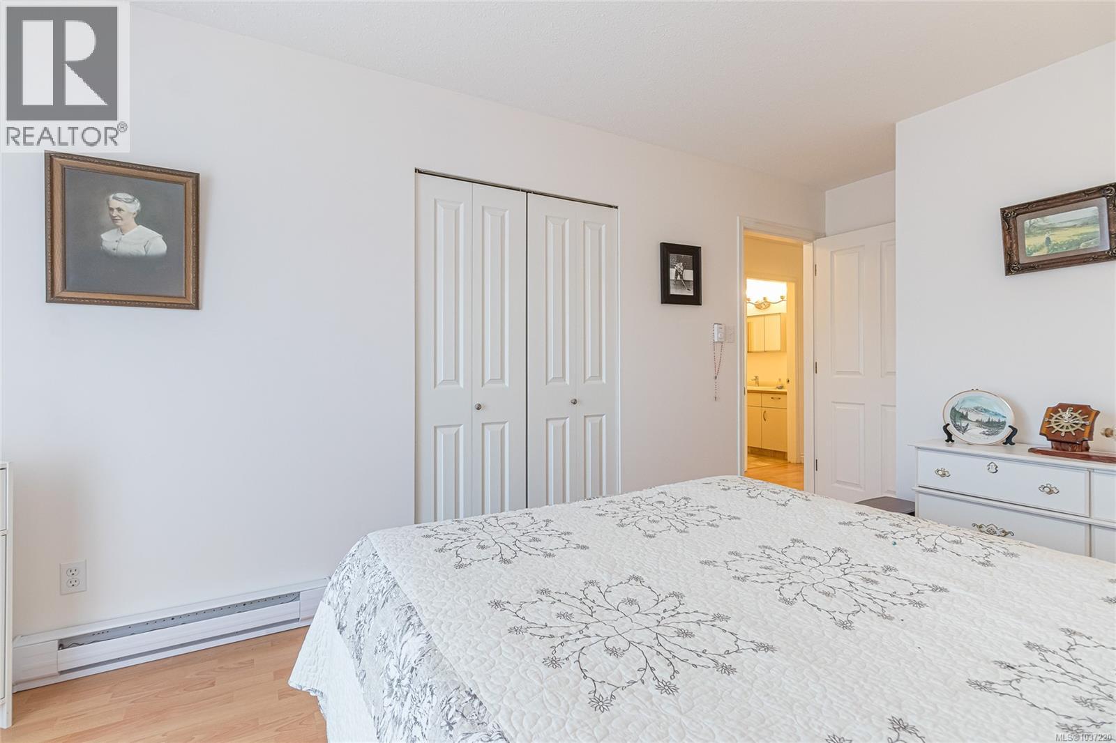 #2 100 Abbey Lane - 25