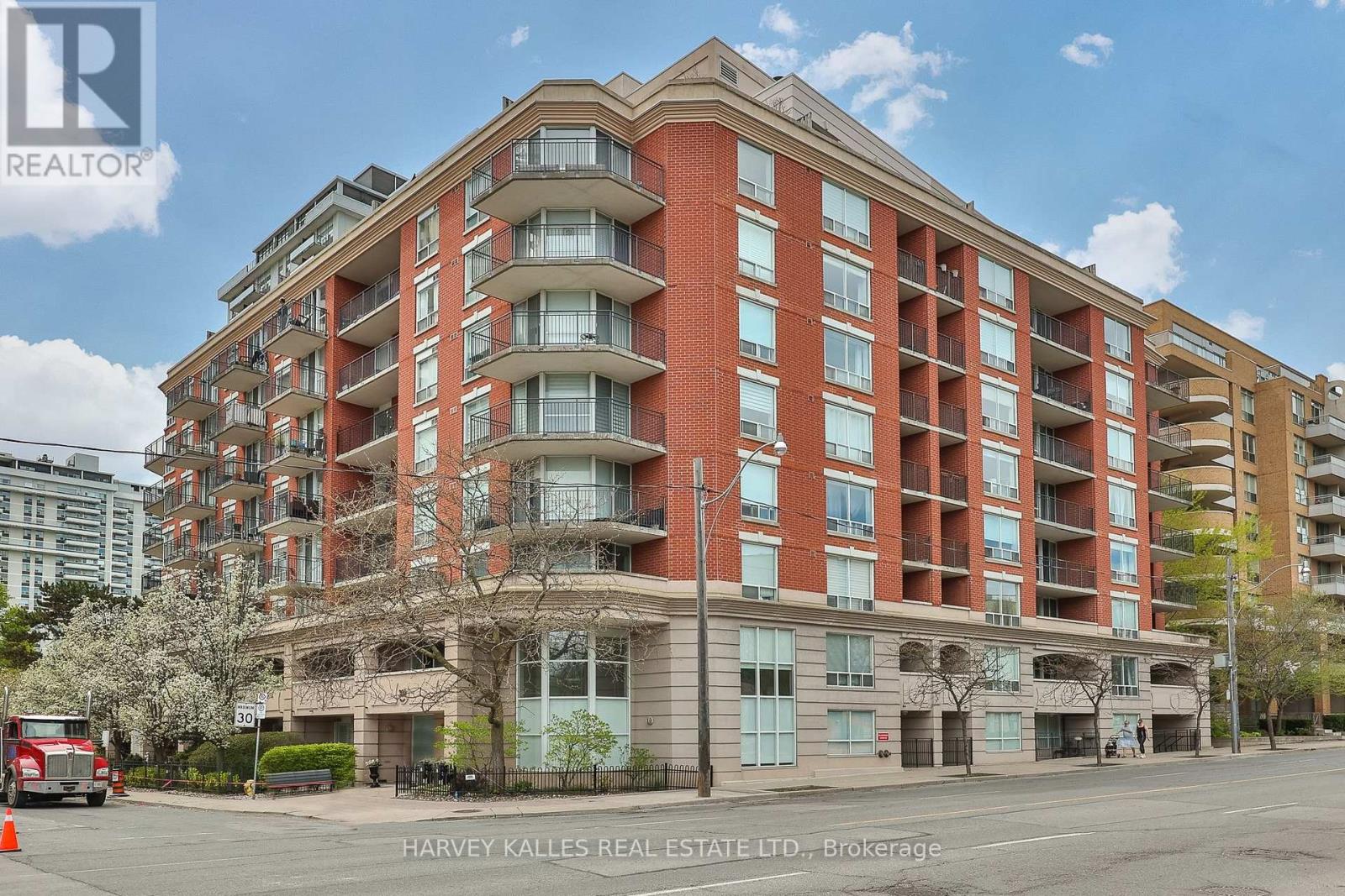 #612 300 BALLIOL STREET - 1