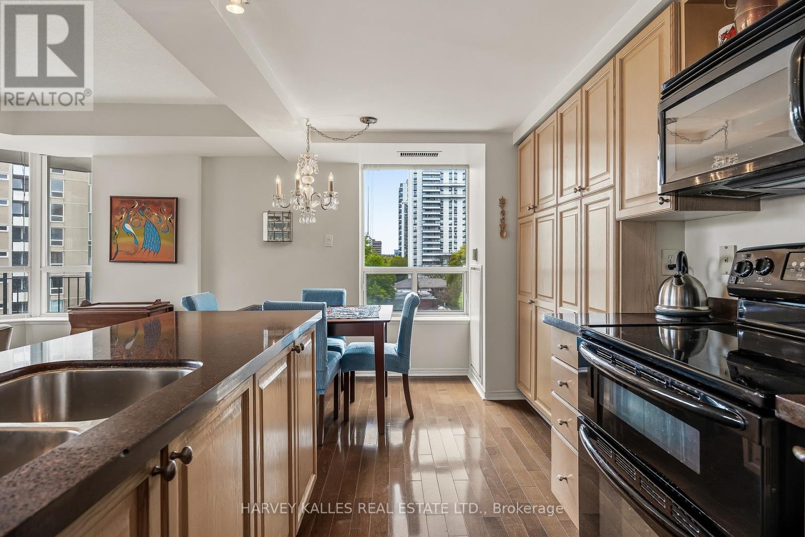 #612 300 BALLIOL STREET - 7