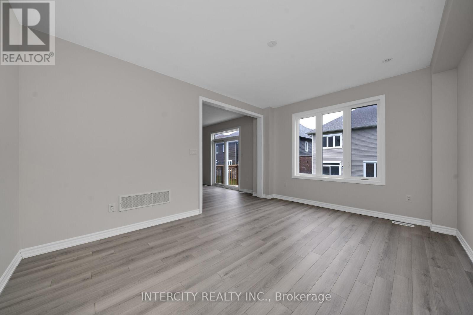 83 MCGILL AVENUE - 14