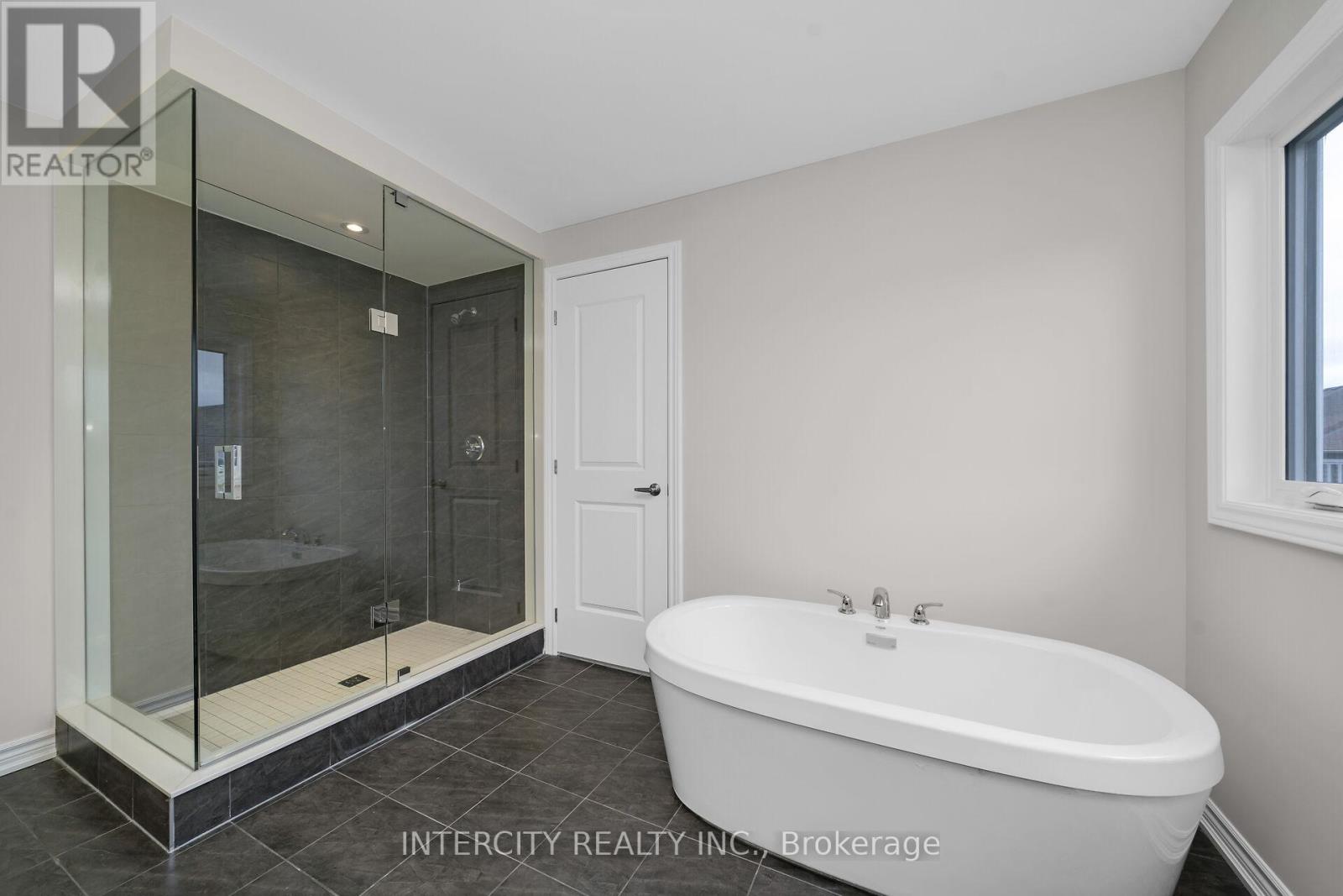 83 MCGILL AVENUE - 23