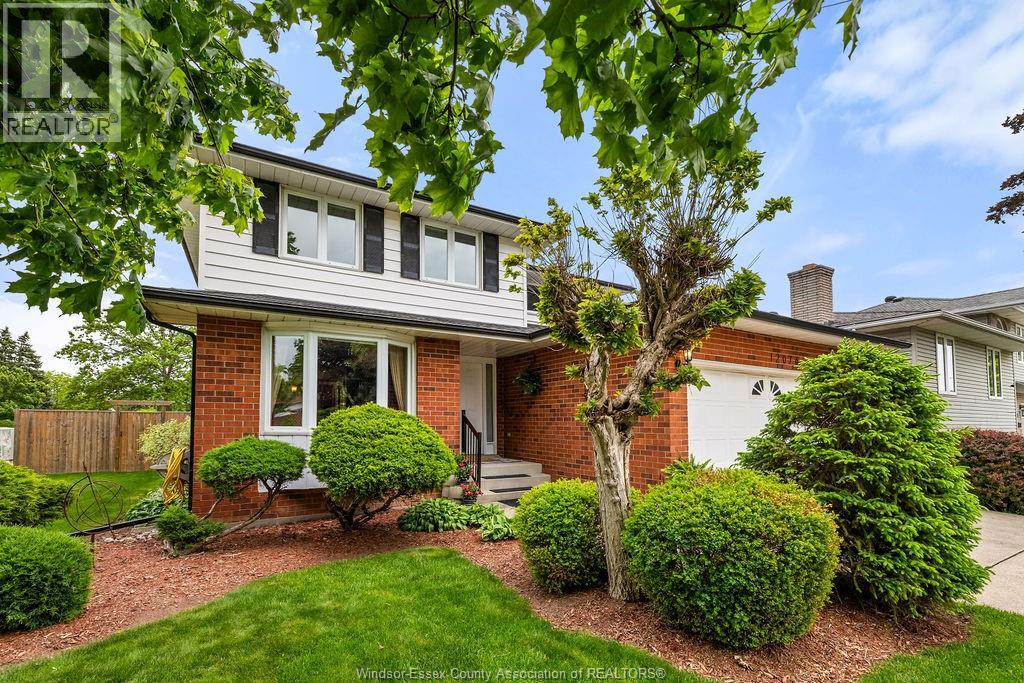 12076 ST. THOMAS CRESCENT, Tecumseh, Ontario, N8N3V7 — Photo 2