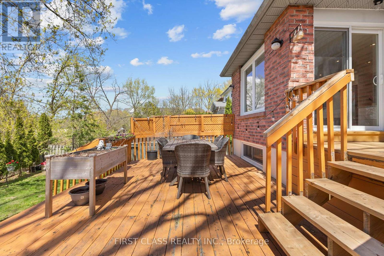 24 BROOKLAND AVENUE - 15