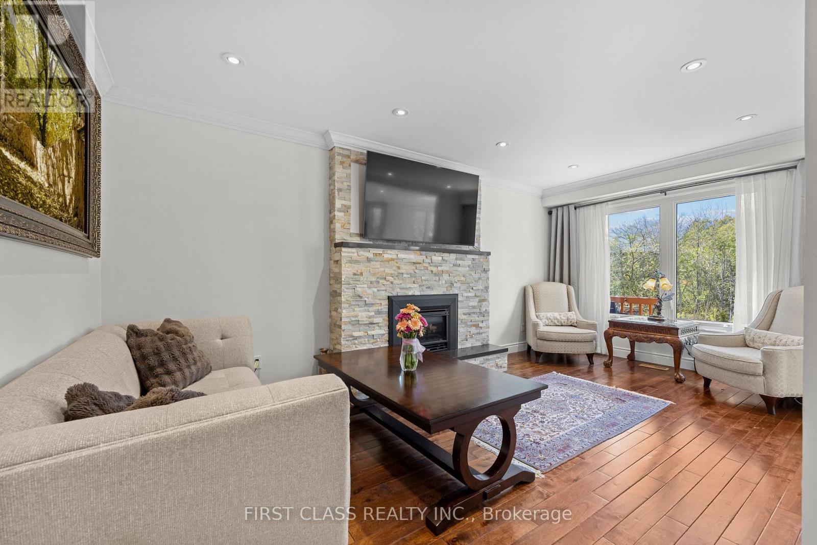 24 BROOKLAND AVENUE - 18