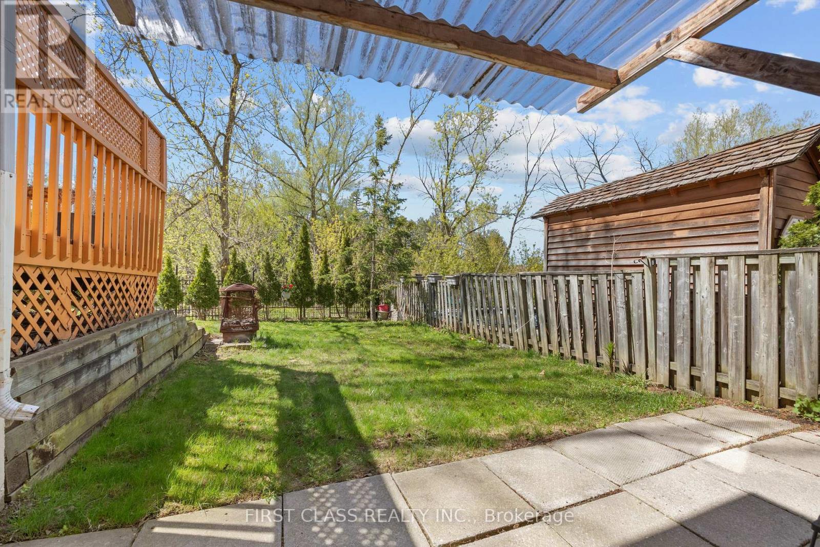 24 BROOKLAND AVENUE - 30