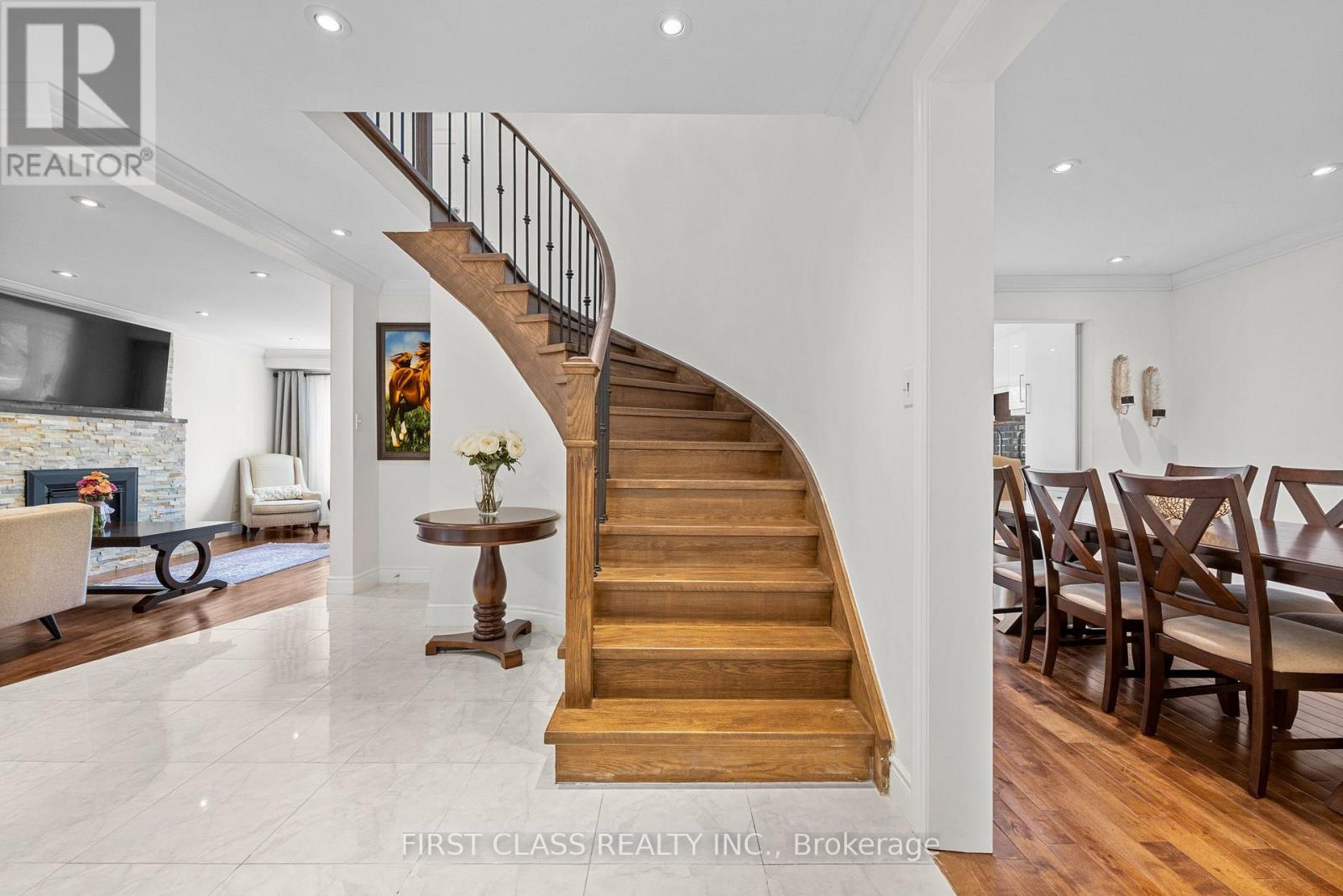 24 BROOKLAND AVENUE - 5