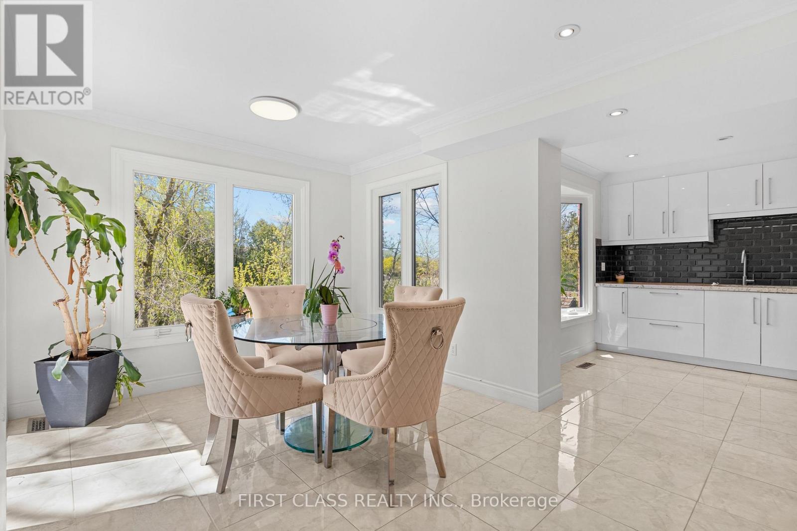 24 BROOKLAND AVENUE - 8