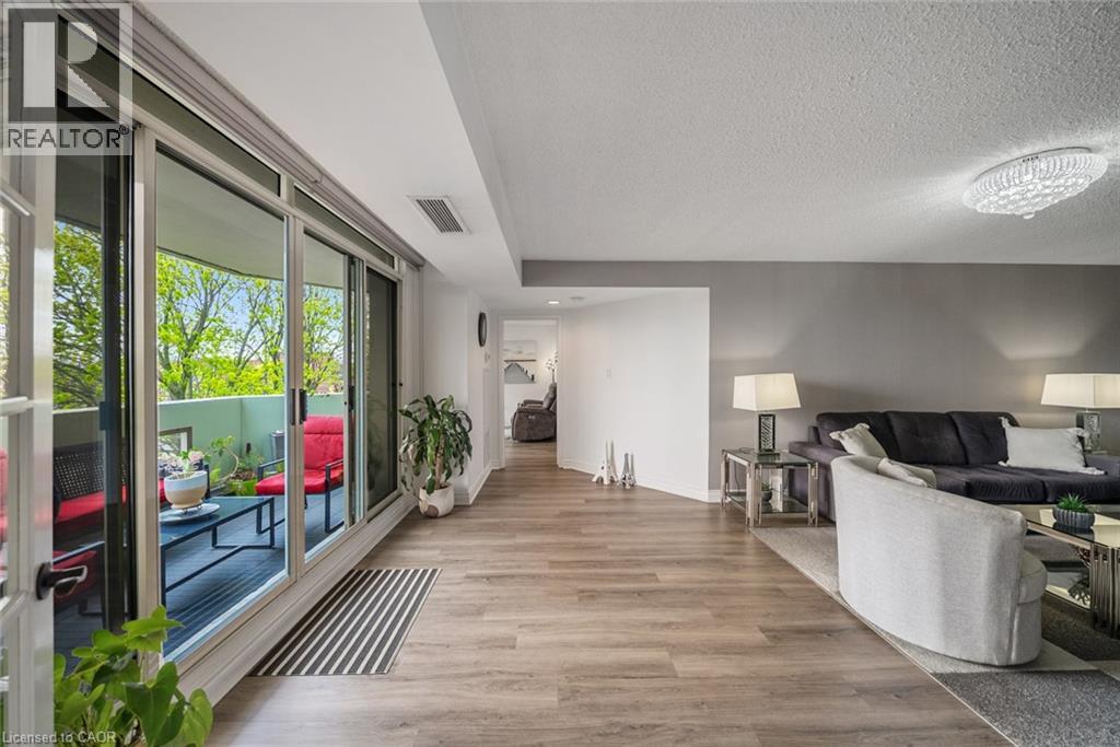 1237 NORTH SHORE Boulevard E Unit# 301, Burlington, Ontario, L7S2H8 — Photo 17