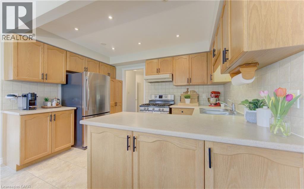 159 BURNETT Avenue - 13