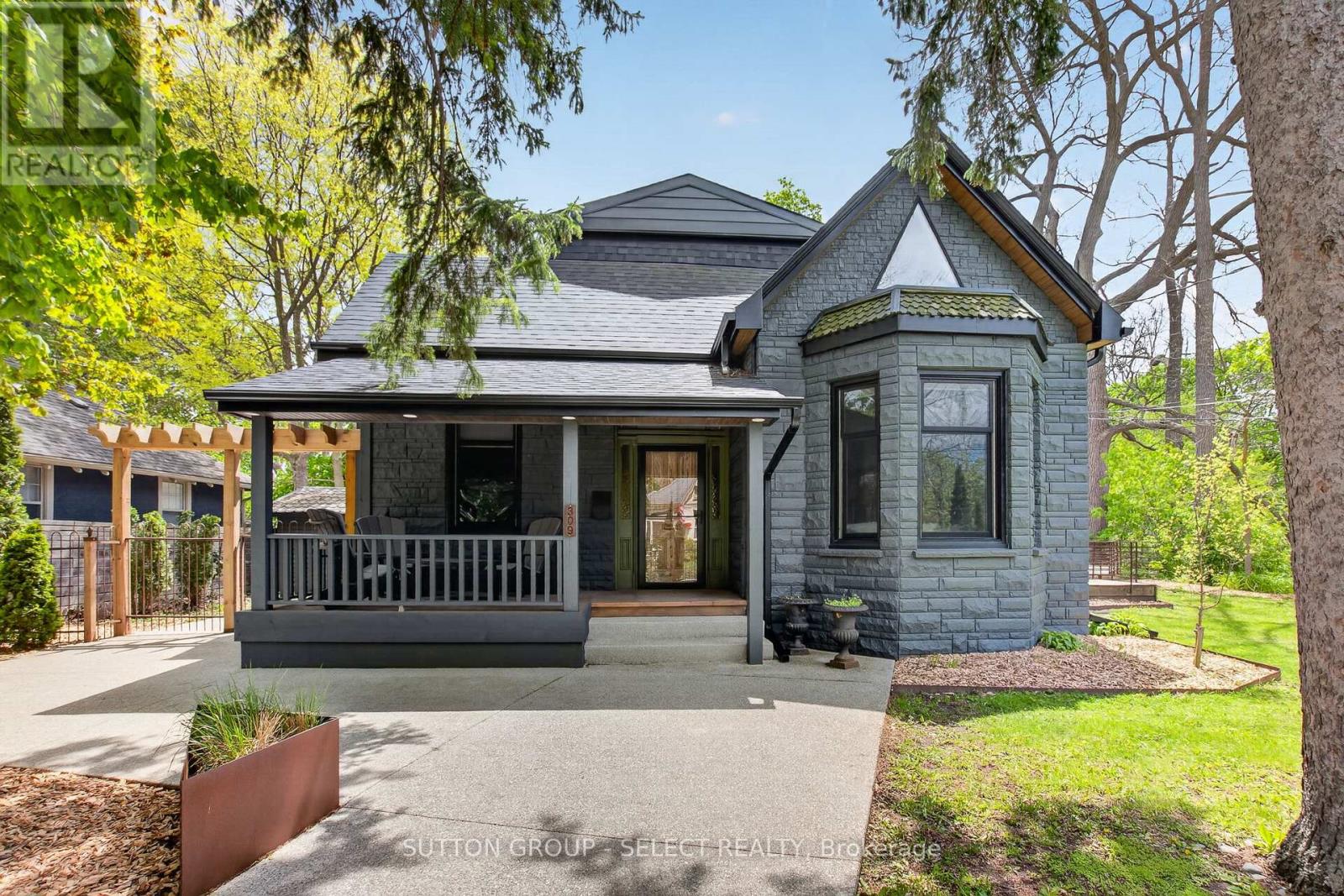 309 CROMWELL STREET - 1