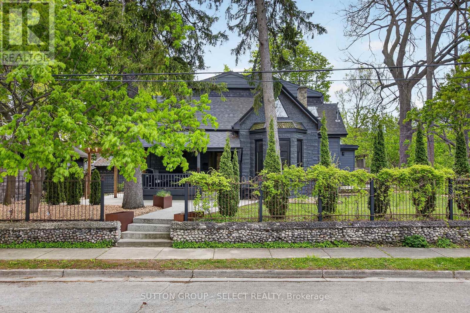309 CROMWELL STREET - 3