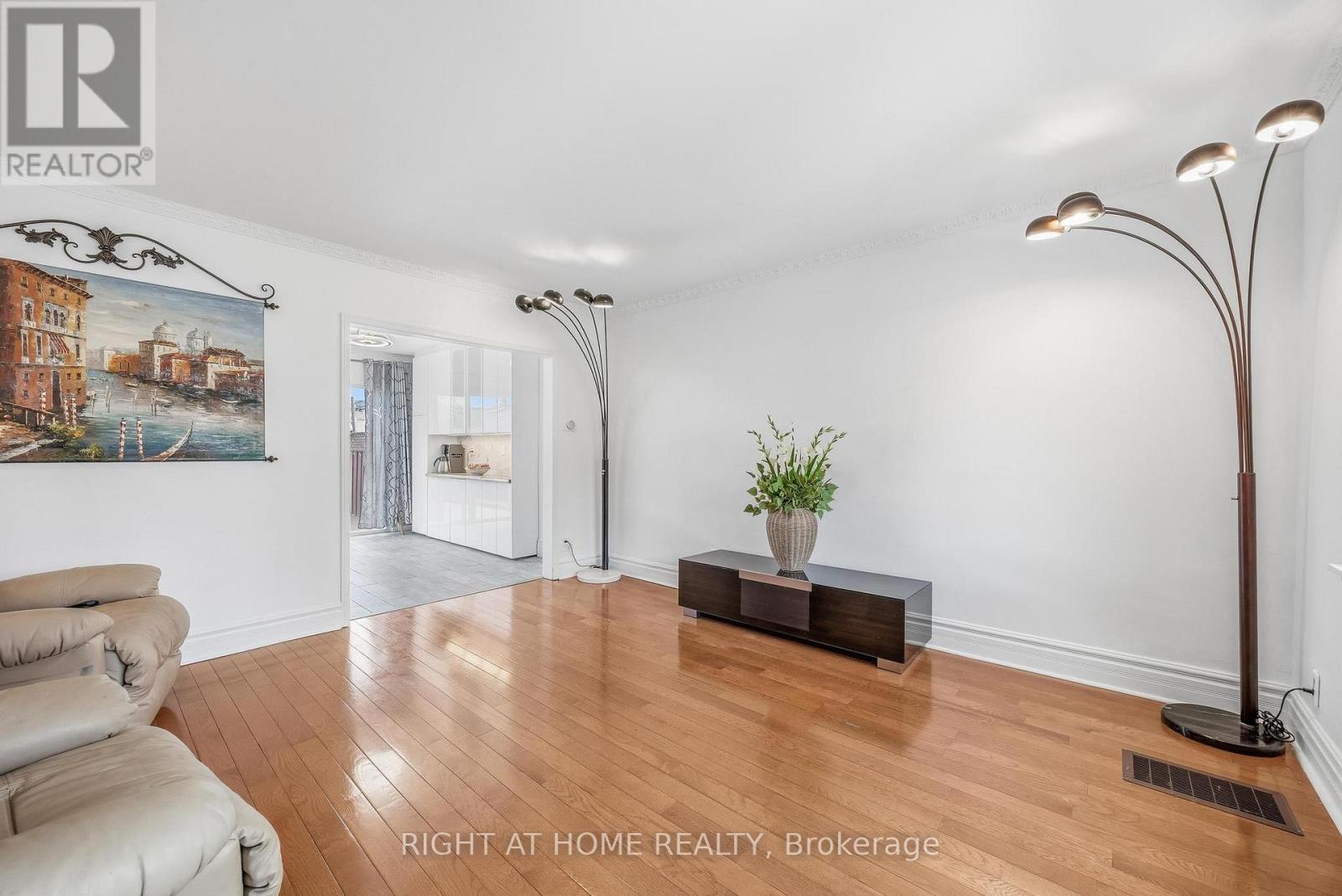 35 DAYTON AVENUE - 8