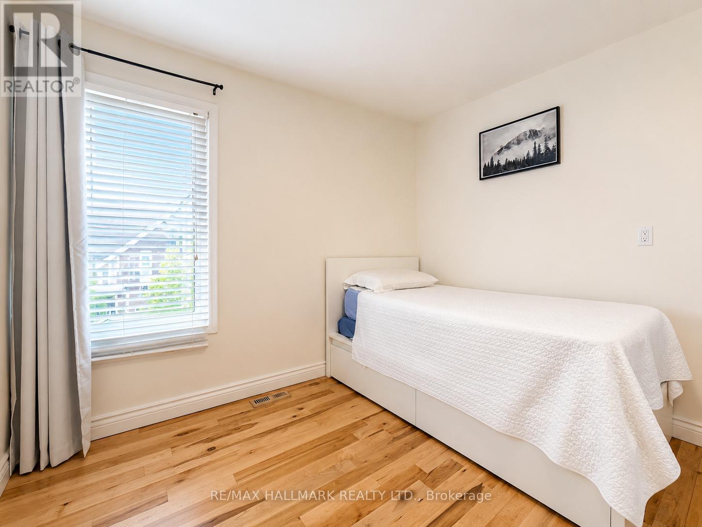 100 ASCOT AVENUE - 19