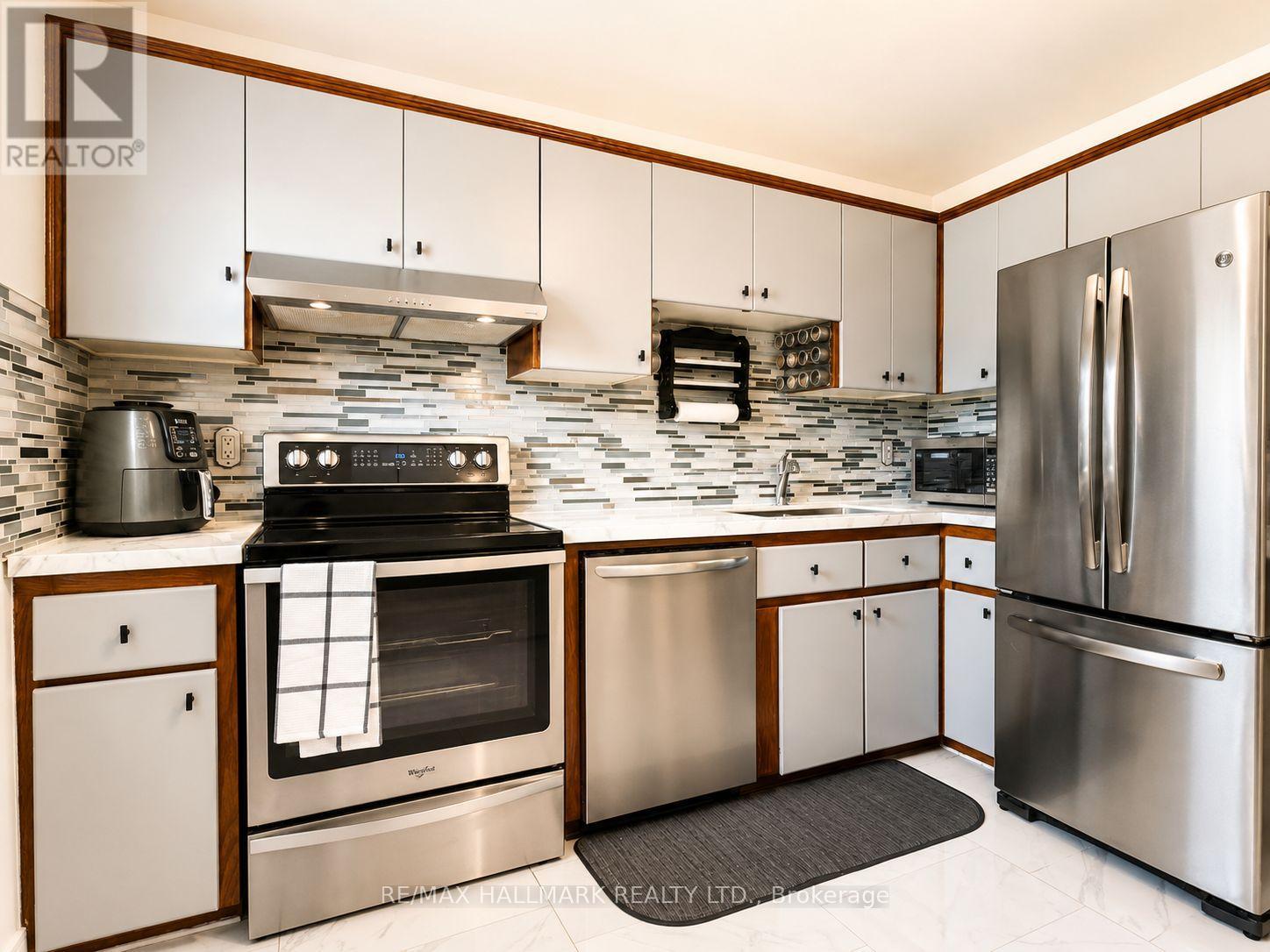 100 ASCOT AVENUE - 8