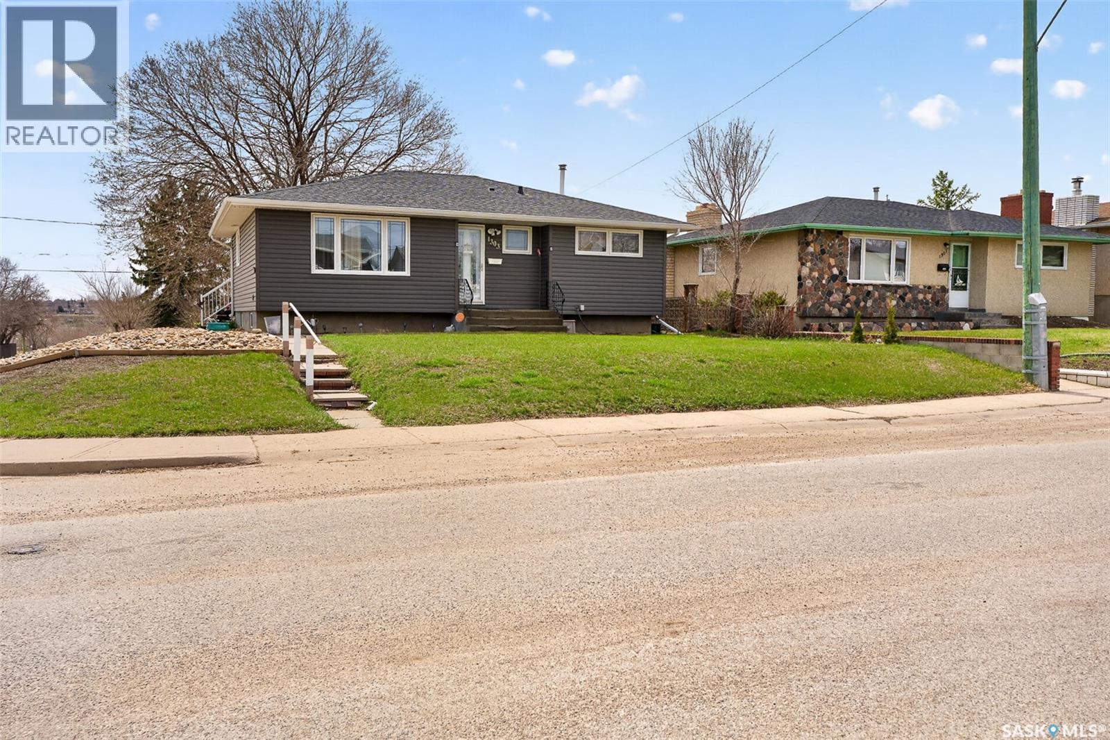 1303 Athabasca STREET W - Image 2