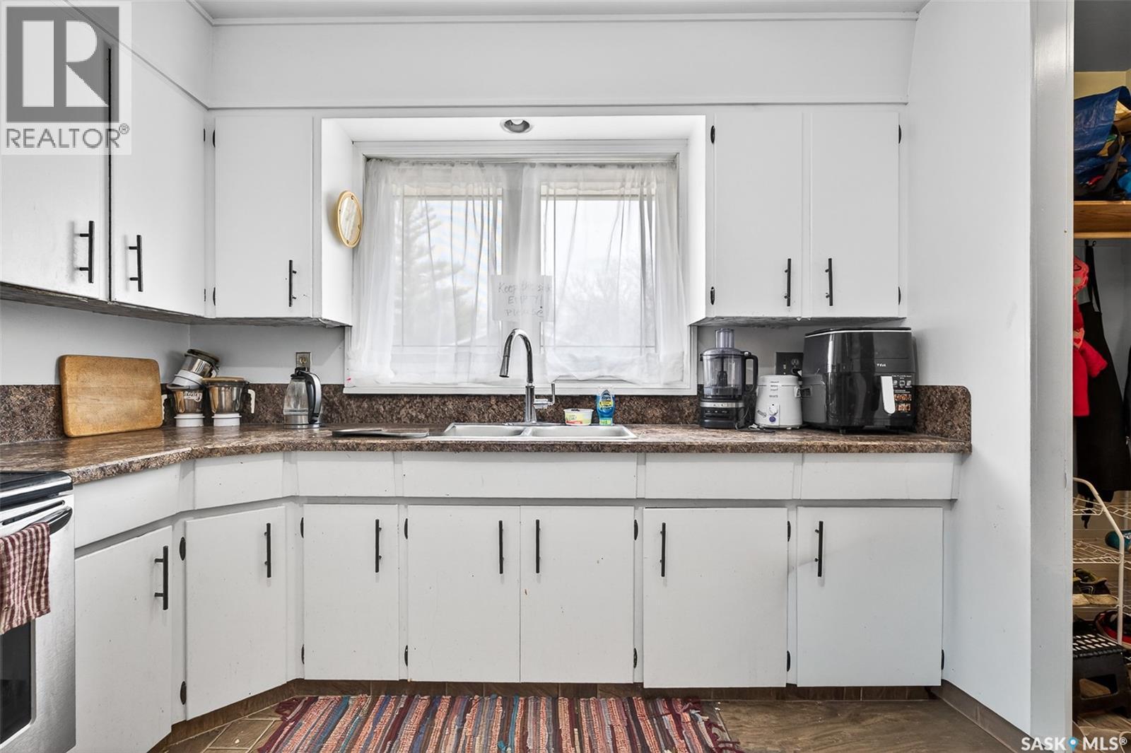 1303 Athabasca STREET W - 44