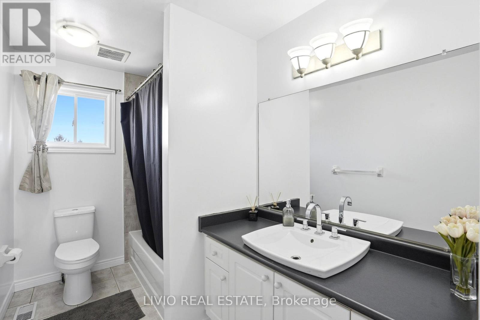 19 KONSTANTINE COURT - 29