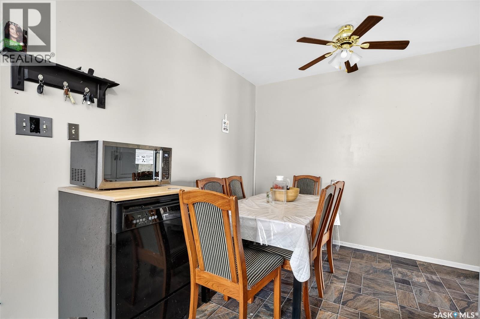 1303 Athabasca STREET W - 40