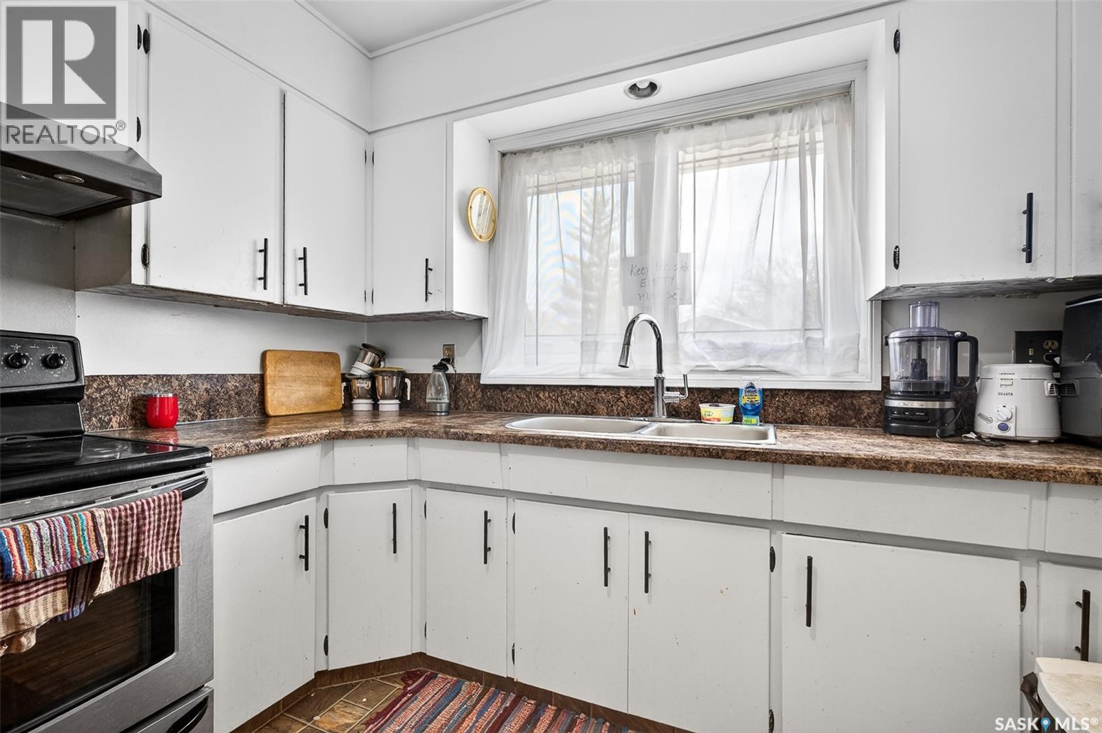 1303 Athabasca STREET W - 41