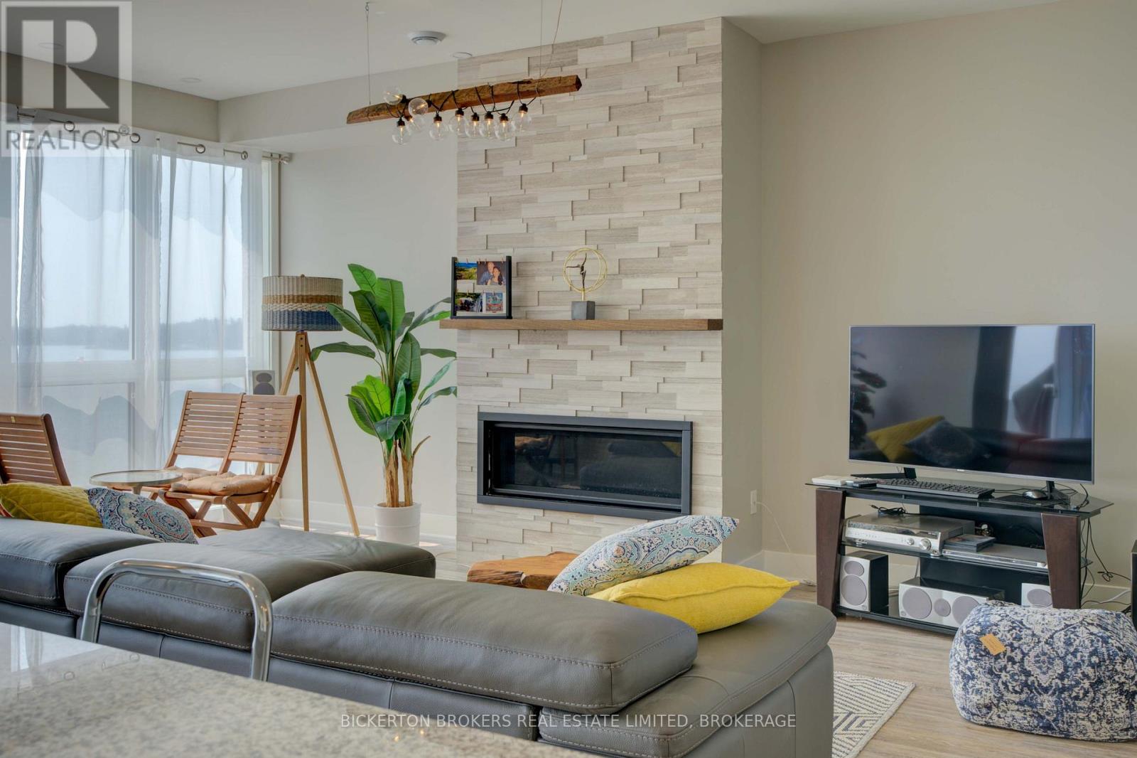 #406 130 WATER STREET - 10