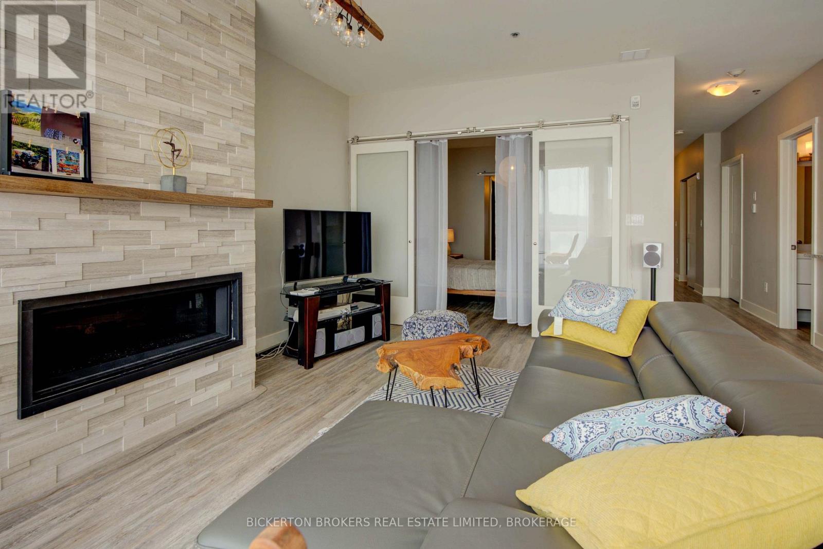 #406 130 WATER STREET - 22