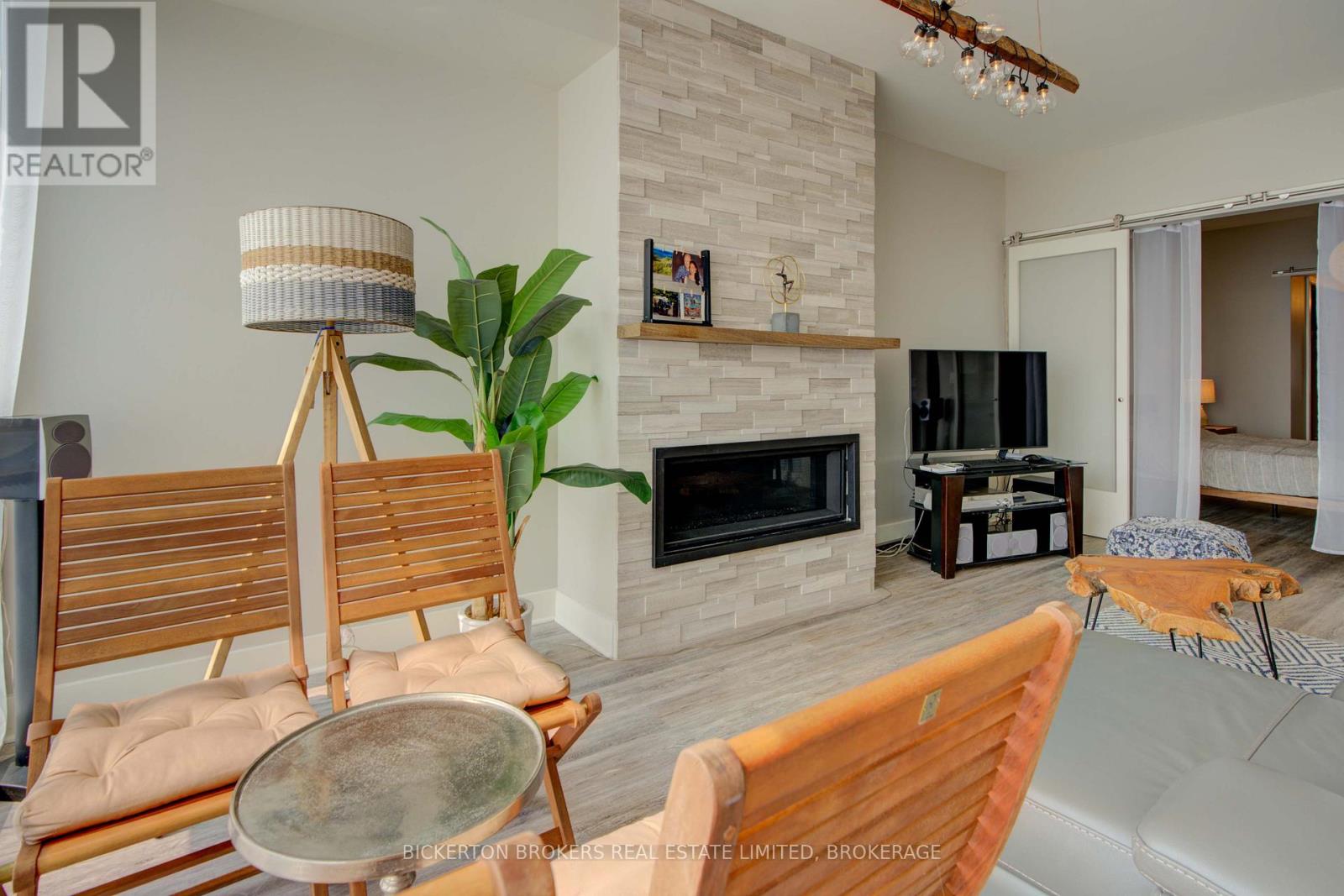 #406 130 WATER STREET - 23