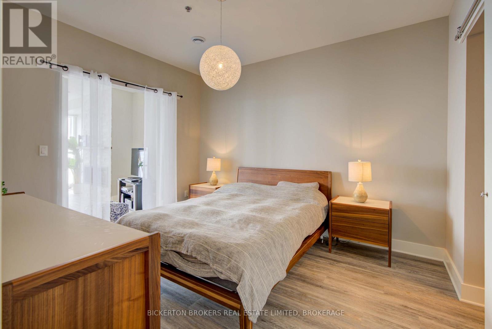#406 130 WATER STREET - 32