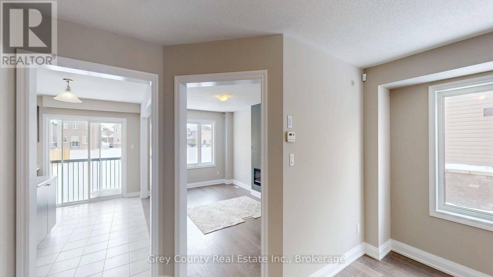 412 HAGAN STREET E - 14