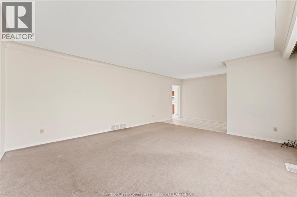 3299 Woodlawn AVENUE - 10