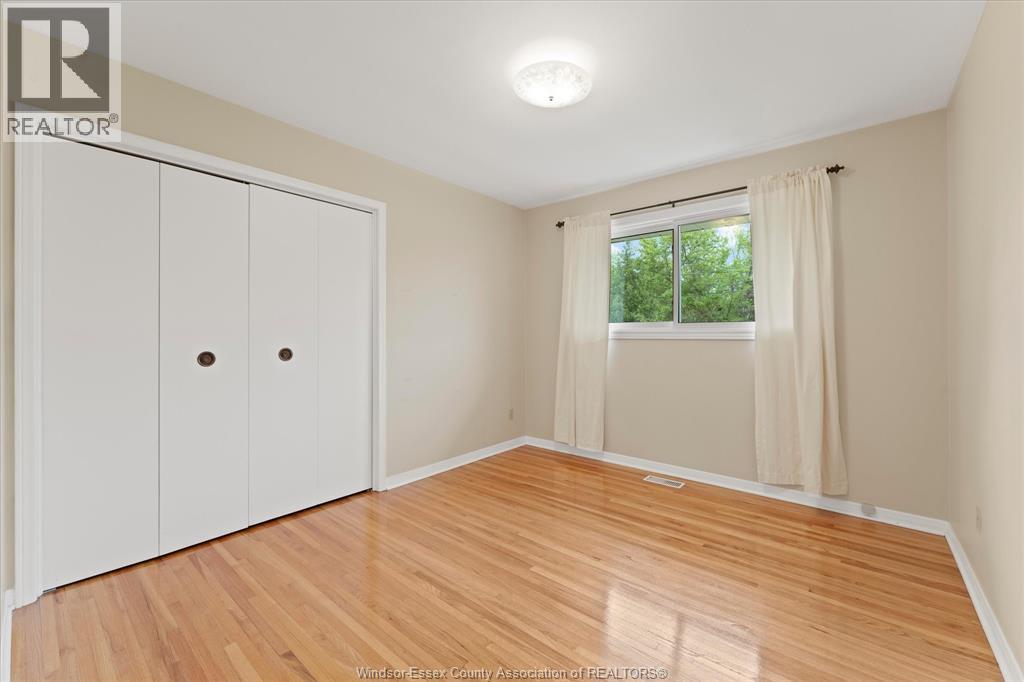 3299 Woodlawn AVENUE - 23