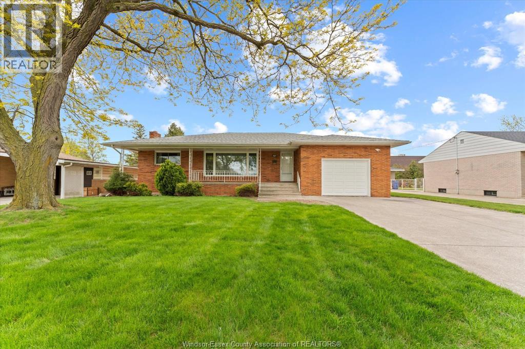 3299 Woodlawn AVENUE - 3