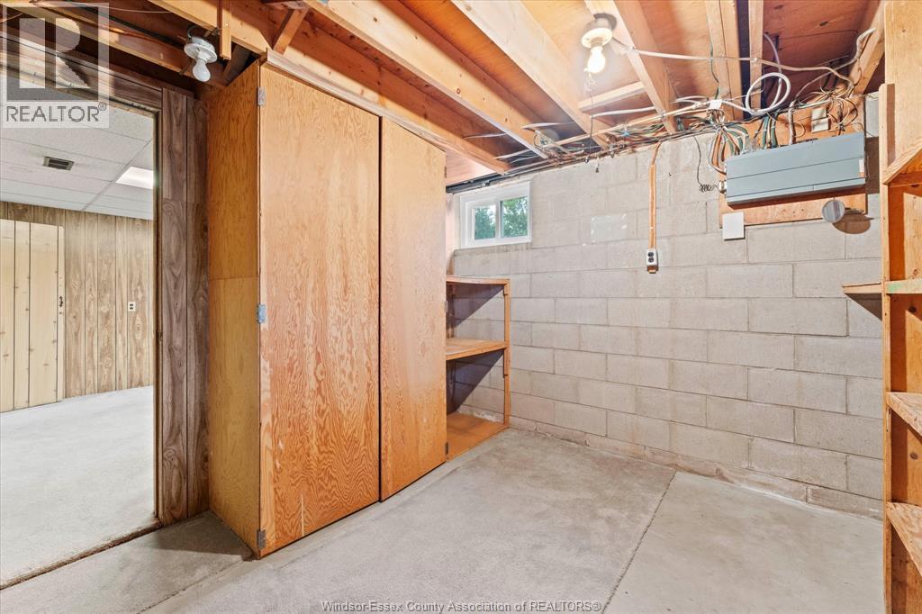 3299 Woodlawn AVENUE - 34