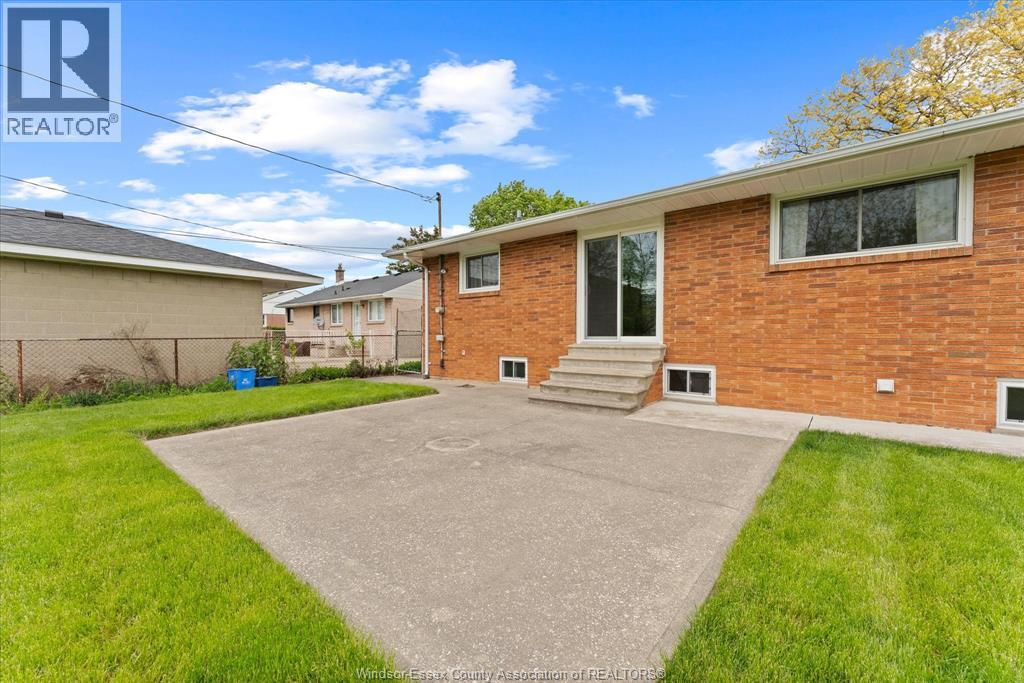 3299 Woodlawn AVENUE, Windsor, Ontario, N8W2J1 — Photo 45