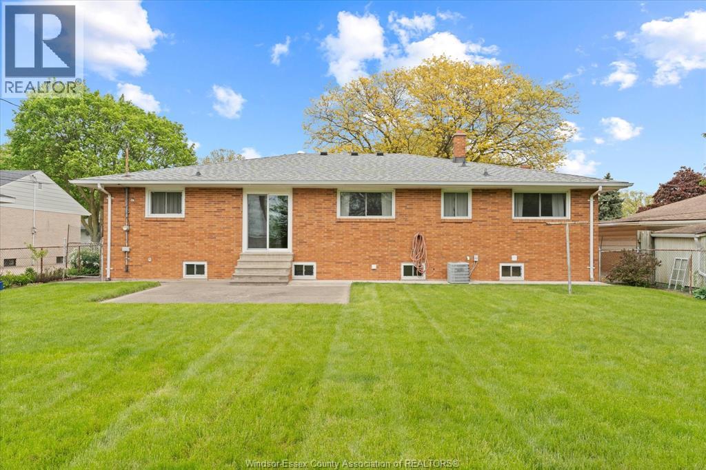 3299 Woodlawn AVENUE, Windsor, Ontario, N8W2J1 — Photo 47
