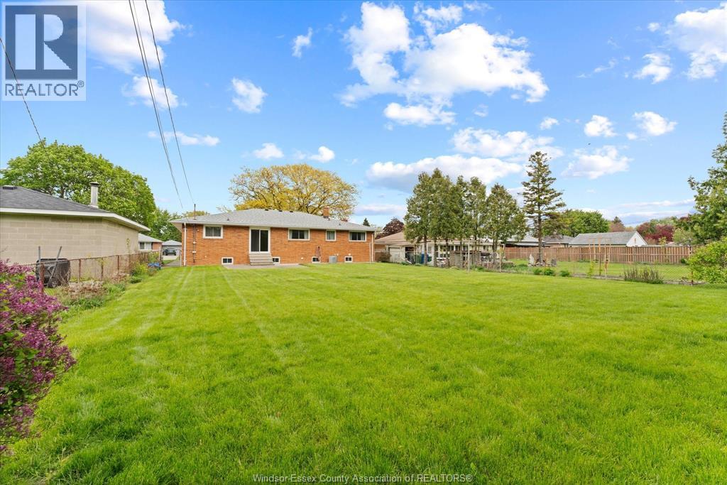 3299 Woodlawn AVENUE - 44