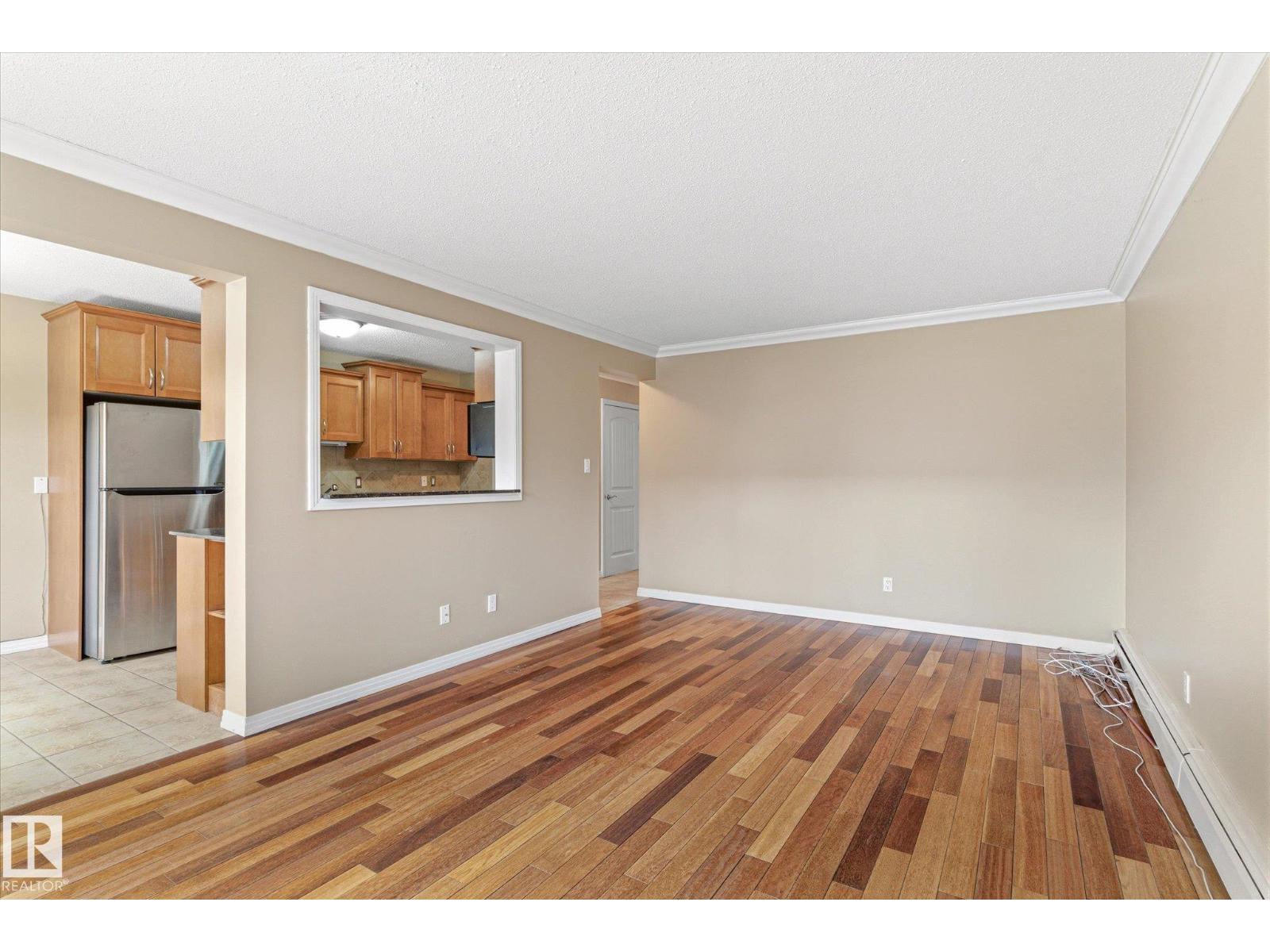 #204 10720 84 AV NW - 7