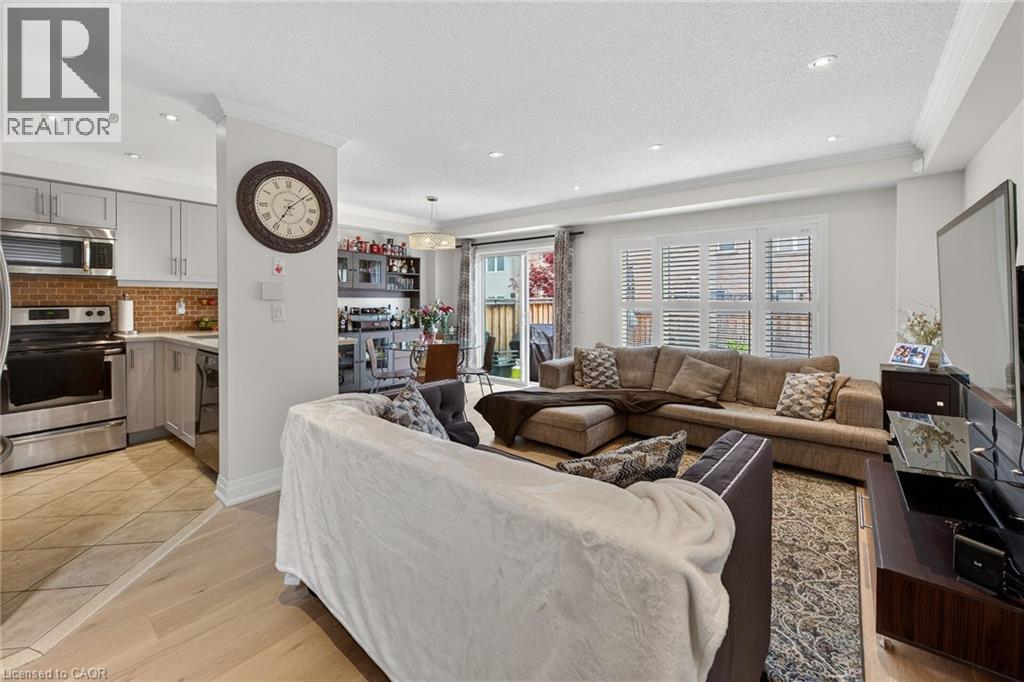 4236 PRUDHAM Avenue, Burlington, Ontario, L7M0N3 — Photo 10