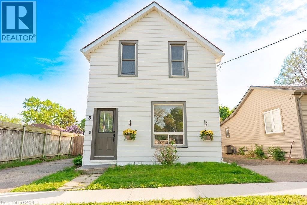 8 DUNDAS Street - 1