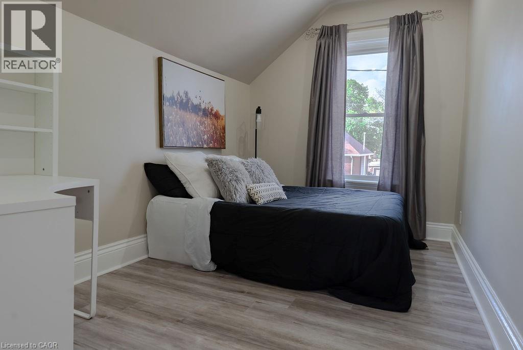 8 DUNDAS Street, Brantford, Ontario, N3R1R8 — Photo 13