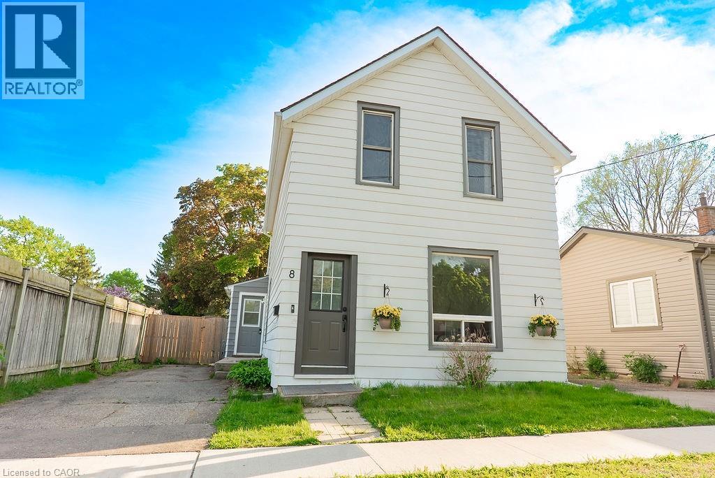 8 DUNDAS Street - 2