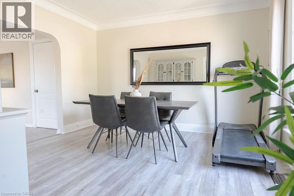 8 DUNDAS Street, Brantford, Ontario, N3R1R8 — Photo 8