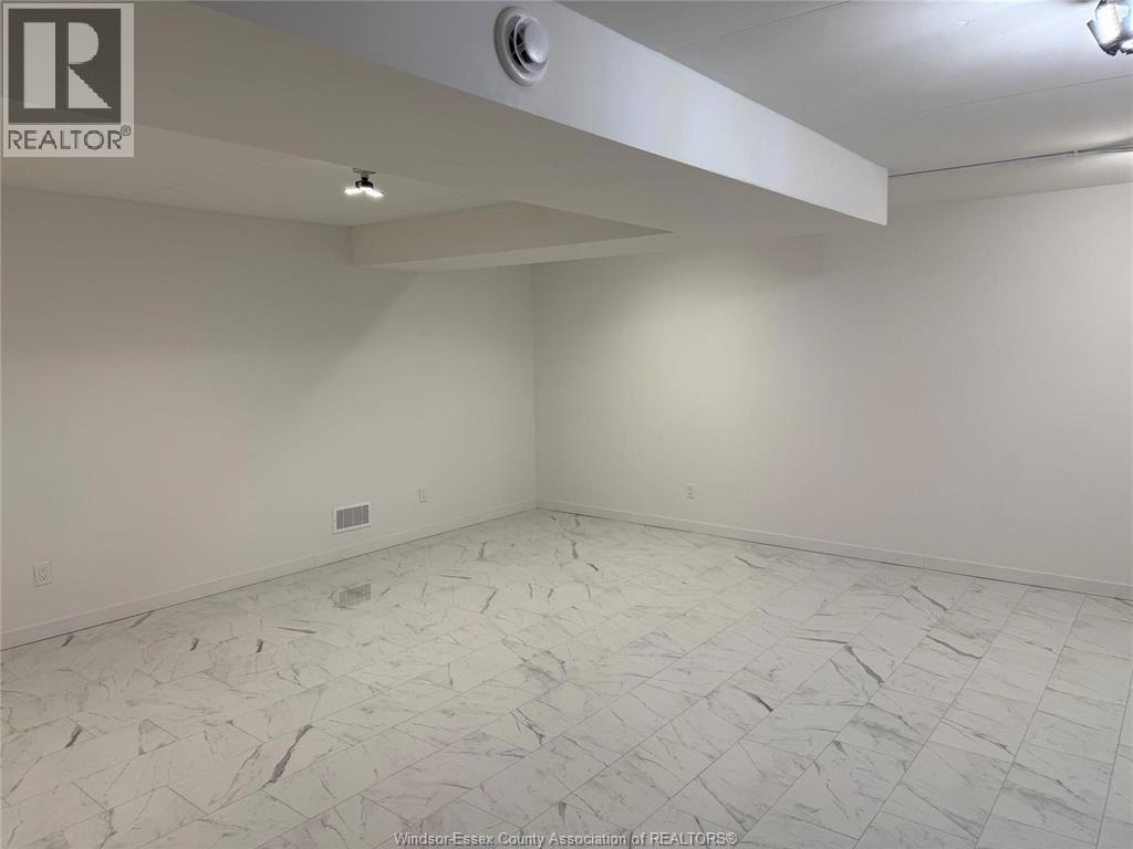2528 Dougall AVENUE Unit# B, Windsor, Ontario, N8X1T6 — Photo 10