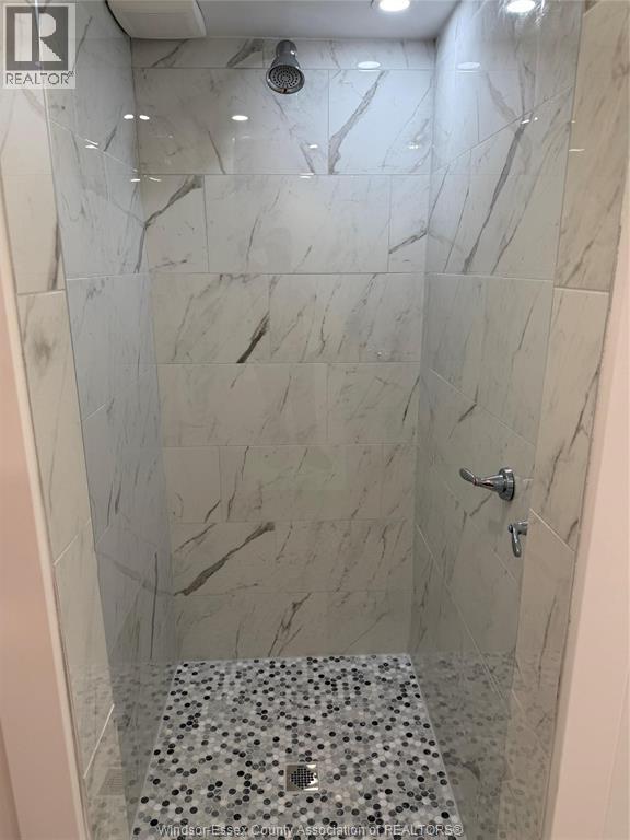 2528 Dougall AVENUE Unit# B, Windsor, Ontario, N8X1T6 — Photo 8