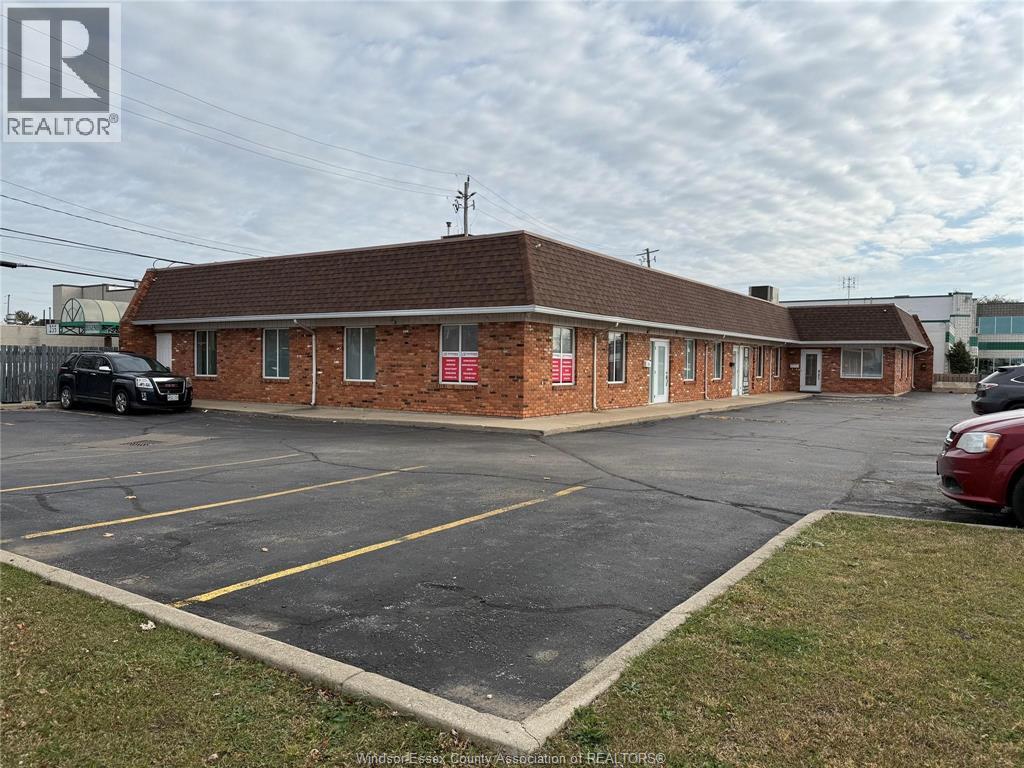 2528 Dougall AVENUE Unit# B, Windsor, Ontario, N8X1T6 — Photo 2